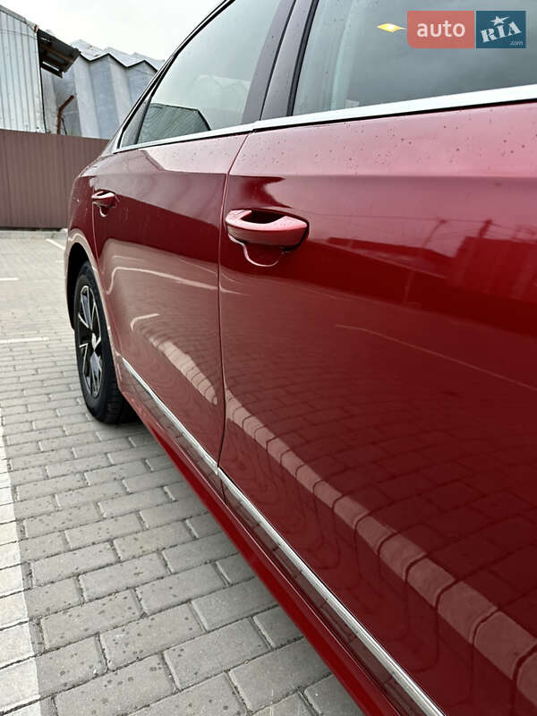 Седан Volkswagen Passat 2015 в Черкасах