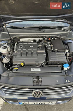 Седан Volkswagen Passat 2015 в 