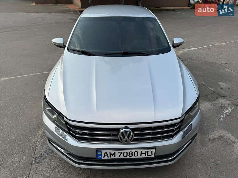 Седан Volkswagen Passat 2017 в Киеве