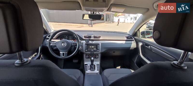 Универсал Volkswagen Passat 2011 в Киеве