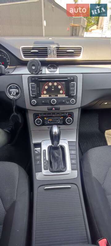 Универсал Volkswagen Passat 2011 в Киеве