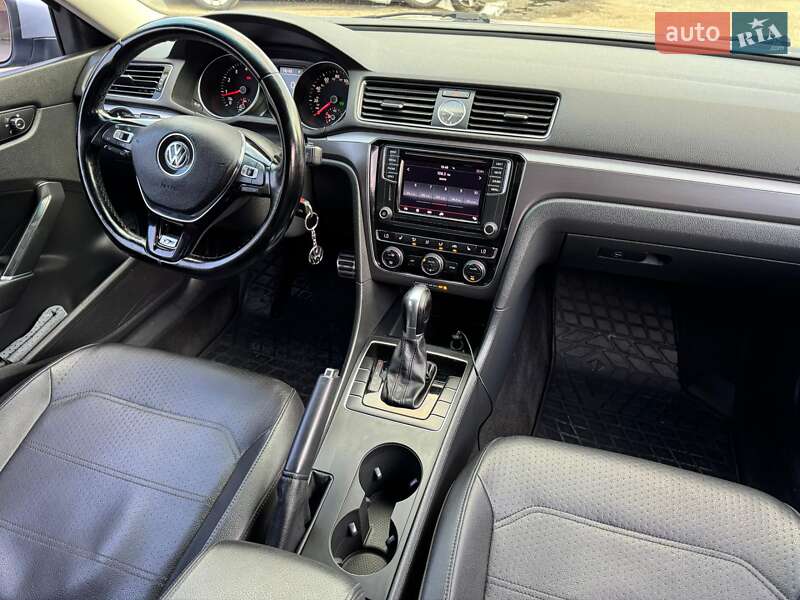 Седан Volkswagen Passat 2017 в Киеве