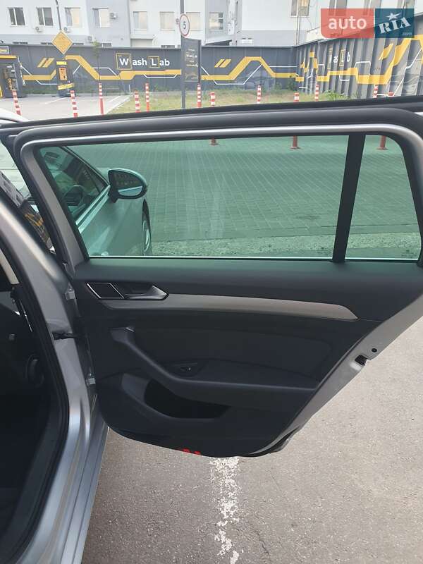 Универсал Volkswagen Passat 2018 в Харькове фото 9 Универсал Volkswagen Passat 2018 в Харькове