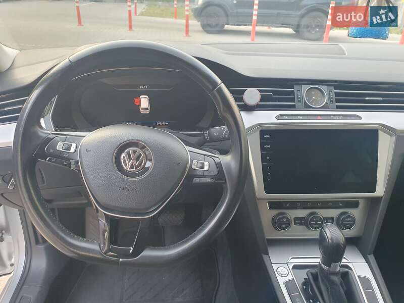 Универсал Volkswagen Passat 2018 в Харькове фото 13 Универсал Volkswagen Passat 2018 в Харькове