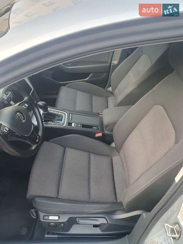 Универсал Volkswagen Passat 2018 в Харькове фото 16 Универсал Volkswagen Passat 2018 в Харькове