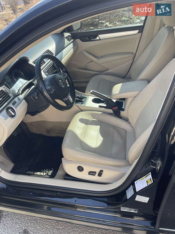 Седан Volkswagen Passat 2012 в Дніпрі
