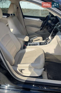 Седан Volkswagen Passat 2012 в 