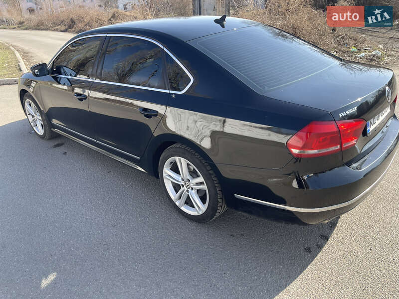 Седан Volkswagen Passat 2012 в Дніпрі