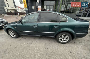 Седан Volkswagen Passat 2001 в 