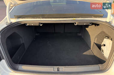 Седан Volkswagen Passat 2013 в 