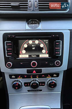 Универсал Volkswagen Passat 2012 в 
