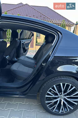 Седан Volkswagen Passat 2012 в 