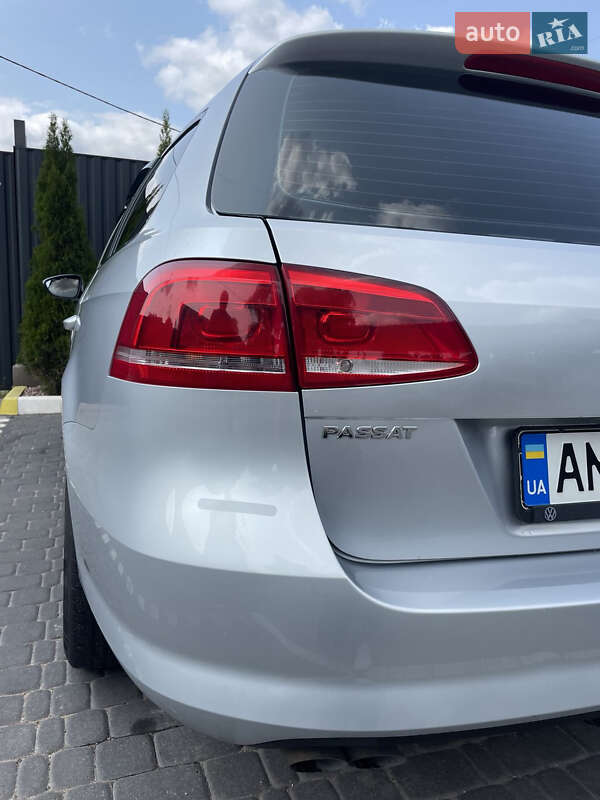 Универсал Volkswagen Passat 2011 в Коростене