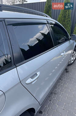 Универсал Volkswagen Passat 2011 в 