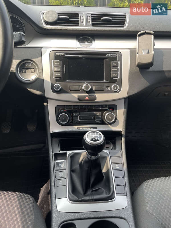 Универсал Volkswagen Passat 2011 в Коростене