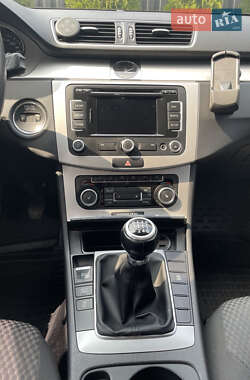 Универсал Volkswagen Passat 2011 в 