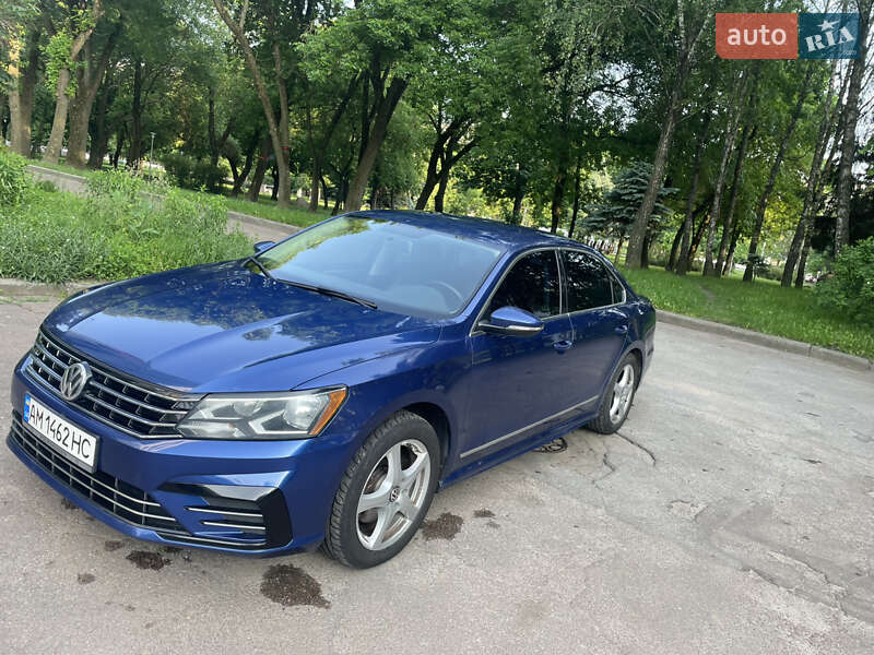 Седан Volkswagen Passat 2016 в Житомирі