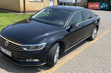 Седан Volkswagen Passat 2017 в Ужгороде
