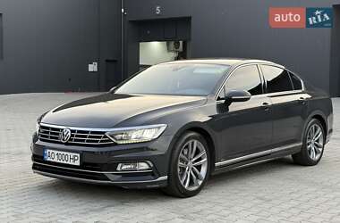 Седан Volkswagen Passat 2015 в Іршаві