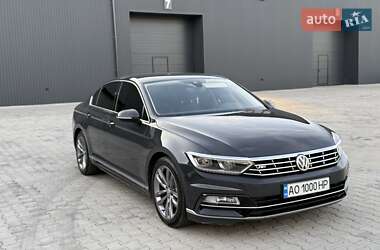 Седан Volkswagen Passat 2015 в 