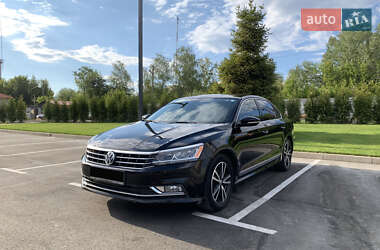Седан Volkswagen Passat 2016 в Киеве