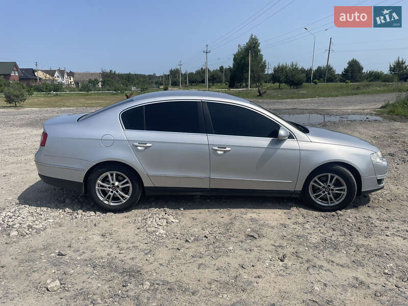 Седан Volkswagen Passat 2009 в Рівному