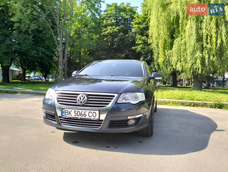 Седан Volkswagen Passat 2008 в Рівному