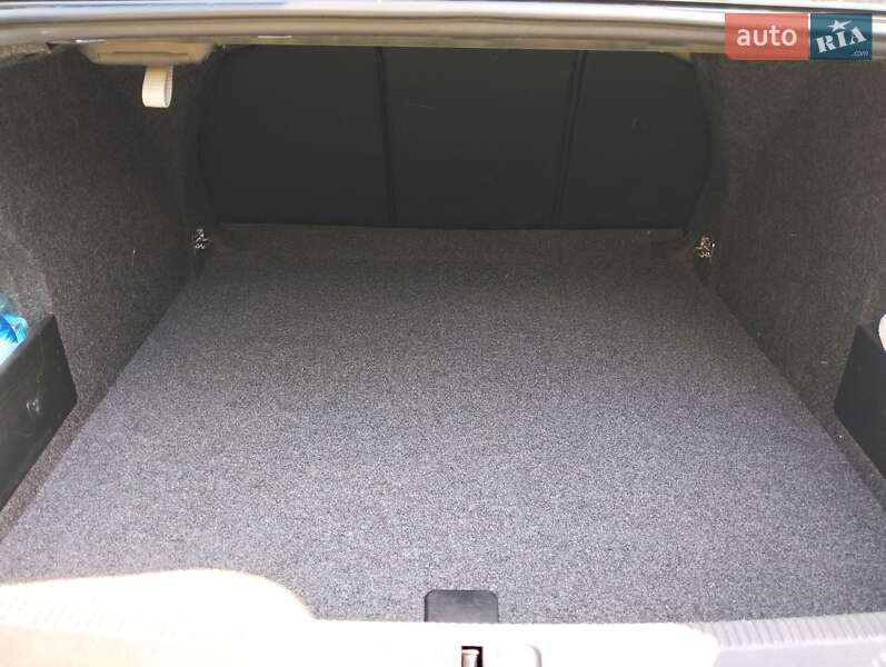 Седан Volkswagen Passat 2008 в Рівному