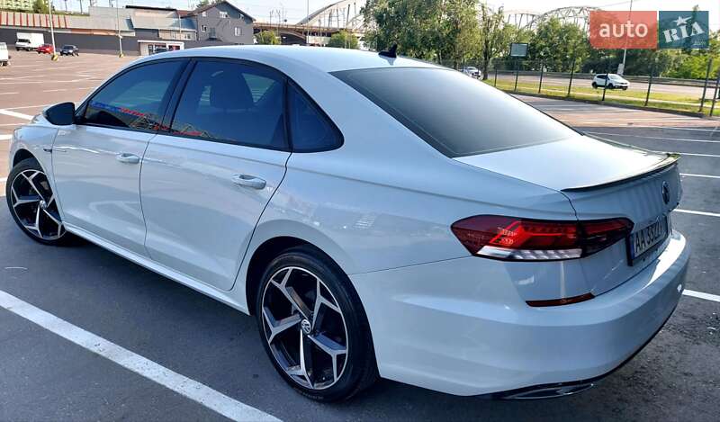 Седан Volkswagen Passat 2020 в Киеве