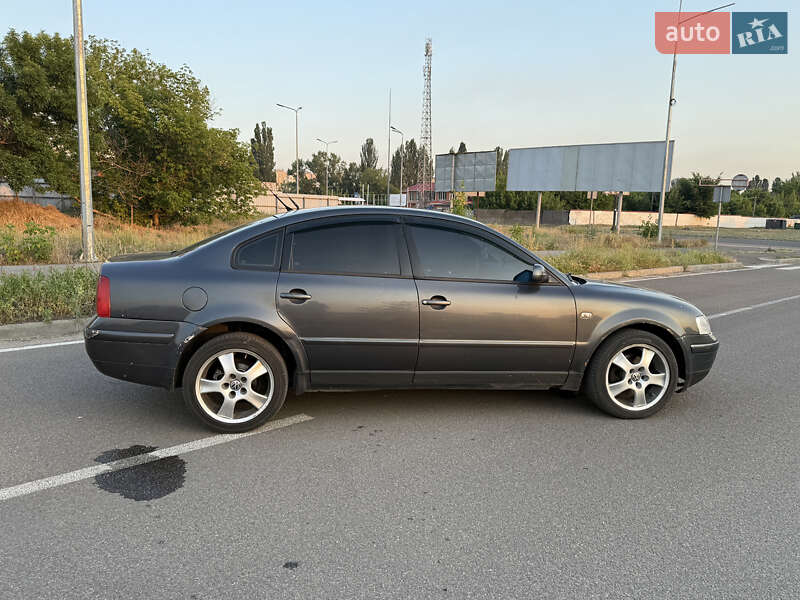 Седан Volkswagen Passat 1999 в Херсоні