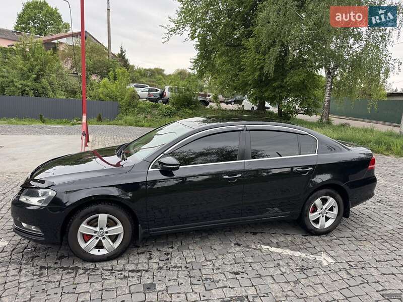 Седан Volkswagen Passat 2012 в Житомире
