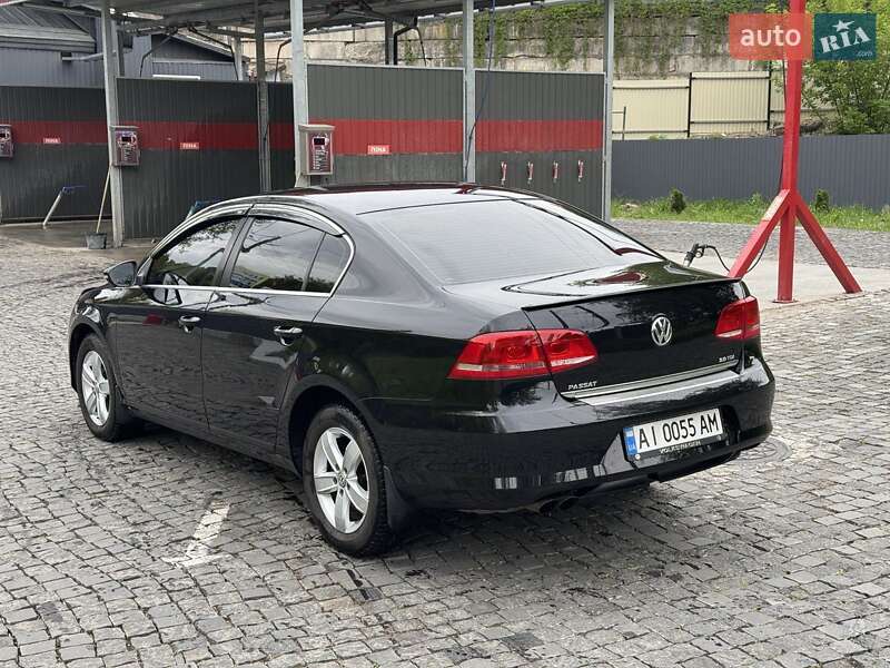 Седан Volkswagen Passat 2012 в Житомире