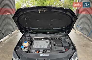 Седан Volkswagen Passat 2012 в 