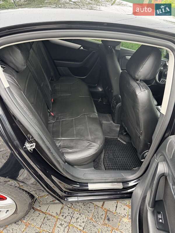 Седан Volkswagen Passat 2012 в Житомире