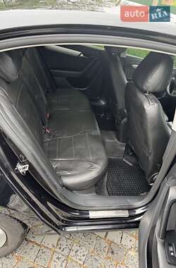 Седан Volkswagen Passat 2012 в 