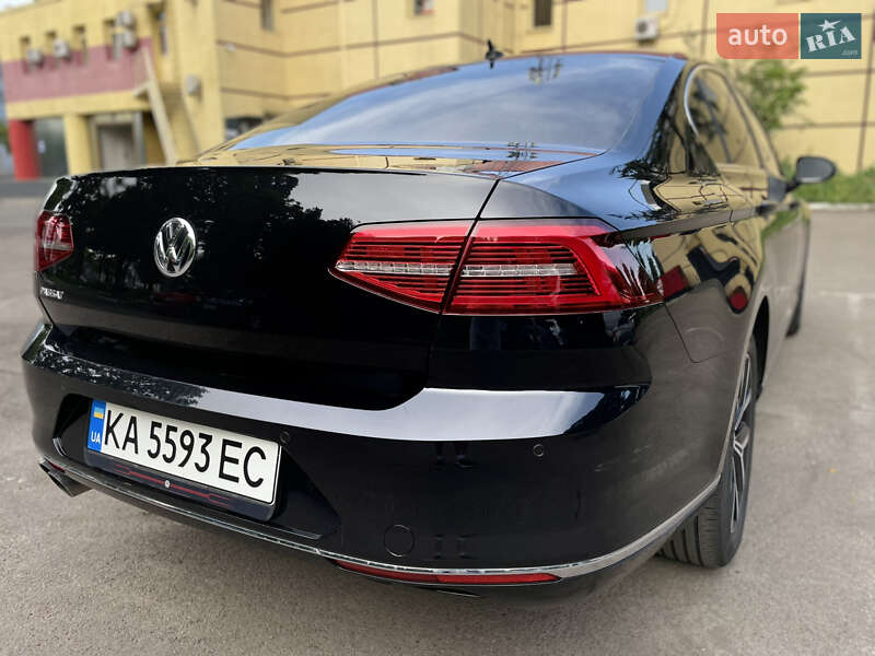 Седан Volkswagen Passat 2018 в Києві