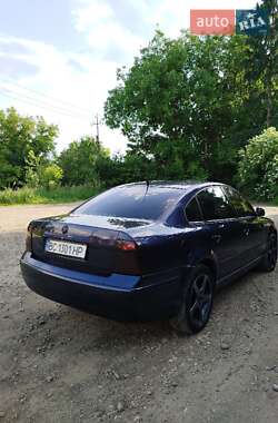 Седан Volkswagen Passat 1999 в 