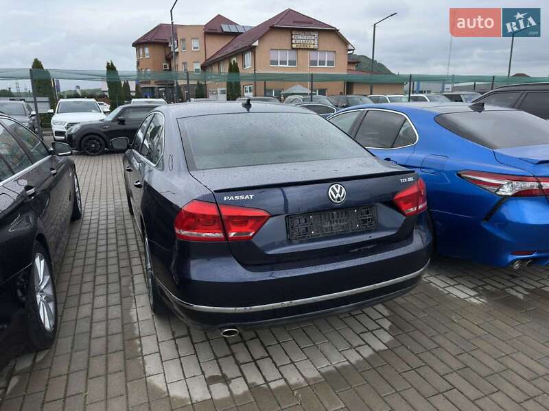 Седан Volkswagen Passat 2014 в Ужгороді