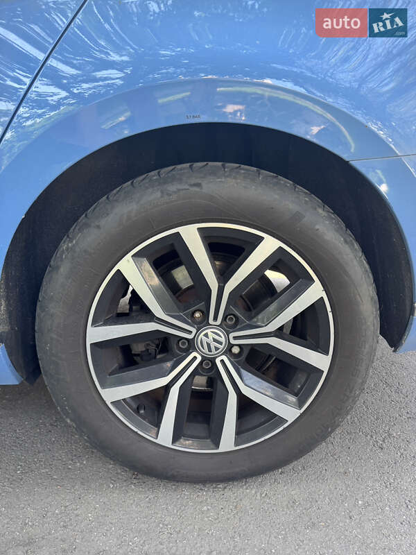 Універсал Volkswagen Passat 2015 в Києві
