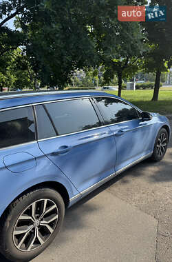 Универсал Volkswagen Passat 2015 в 