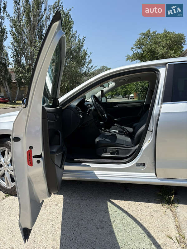 Седан Volkswagen Passat 2014 в Одессе