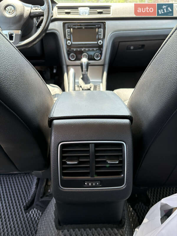 Седан Volkswagen Passat 2014 в Одессе