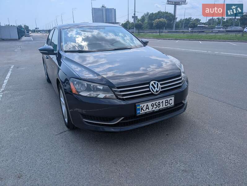 Седан Volkswagen Passat 2011 в Киеве