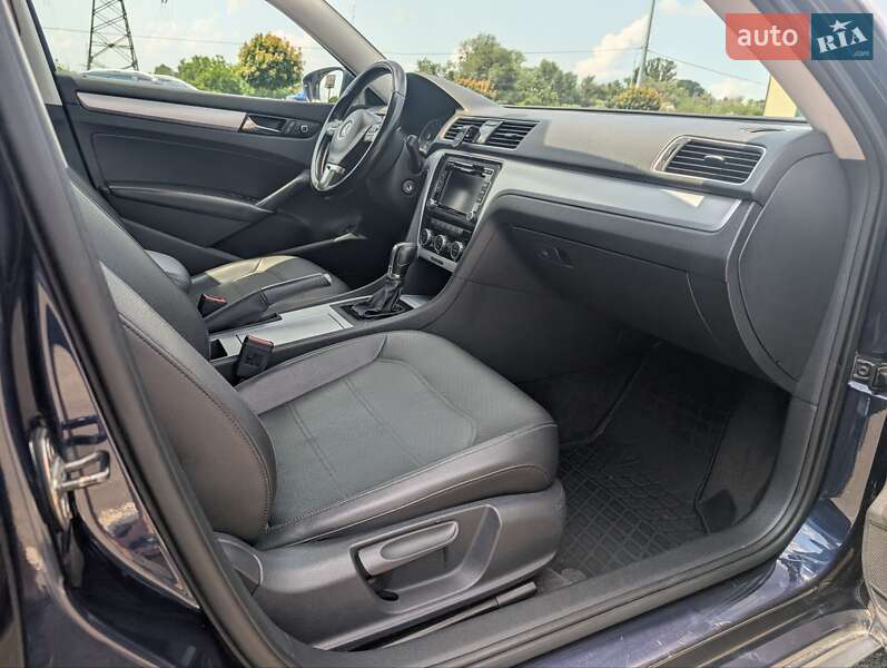 Седан Volkswagen Passat 2011 в Киеве