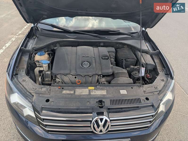Седан Volkswagen Passat 2011 в Киеве