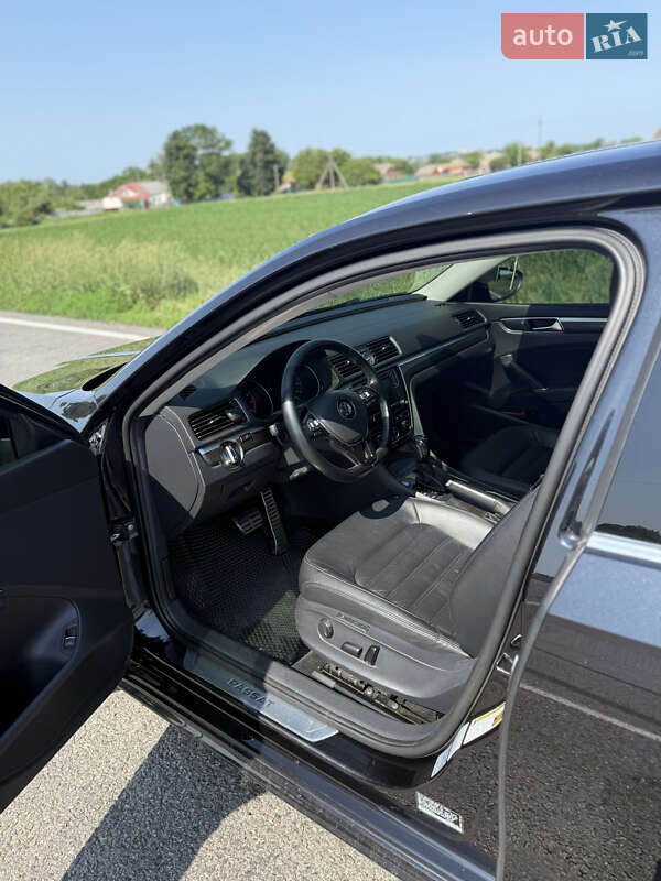 Седан Volkswagen Passat 2017 в Ромнах