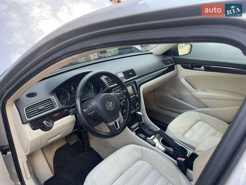 Седан Volkswagen Passat 2014 в Києві