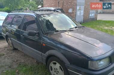 Универсал Volkswagen Passat 1992 в 