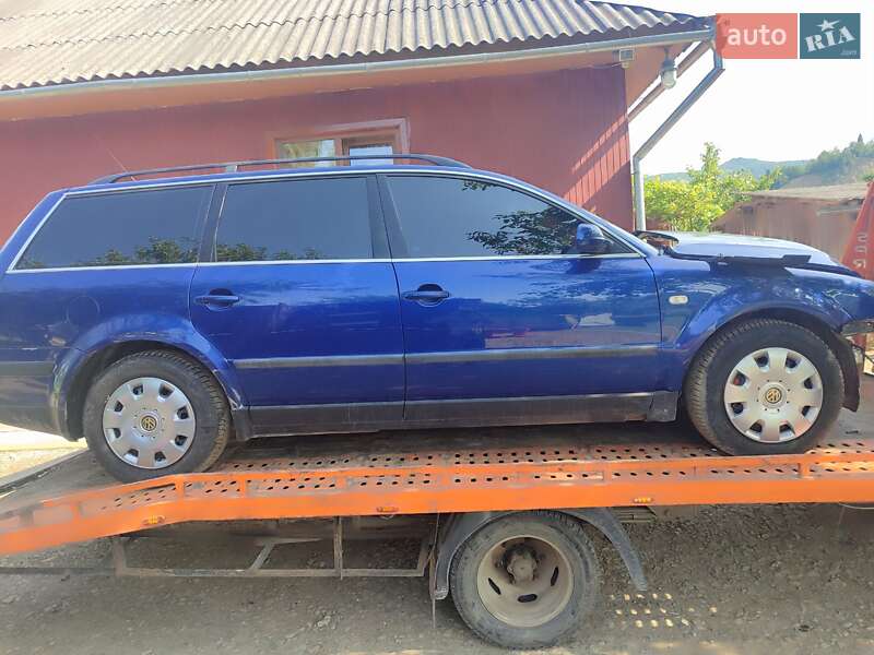 Универсал Volkswagen Passat 2001 в Надворной