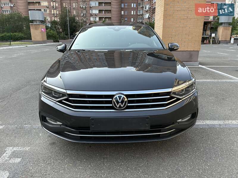 Volkswagen Passat 2021